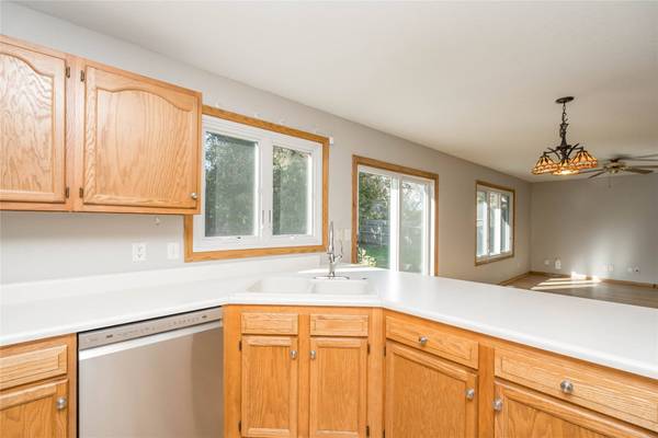 1656 94th Street, West Des Moines, IA 50266