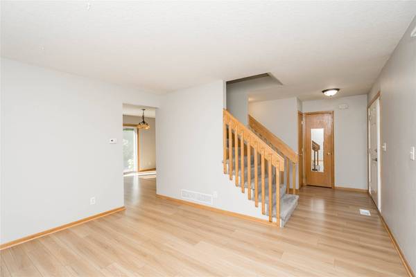 1656 94th Street, West Des Moines, IA 50266