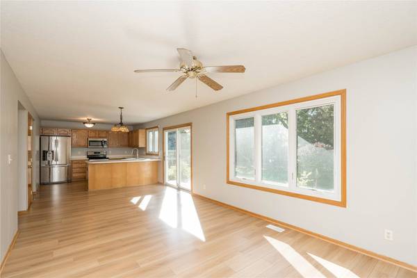 1656 94th Street, West Des Moines, IA 50266