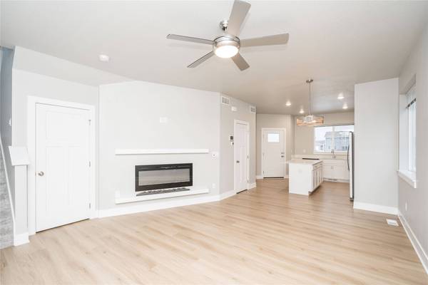 713 NE Oak Ridge Drive, Ankeny, IA 50021