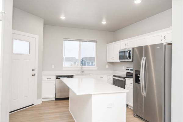 713 NE Oak Ridge Drive, Ankeny, IA 50021