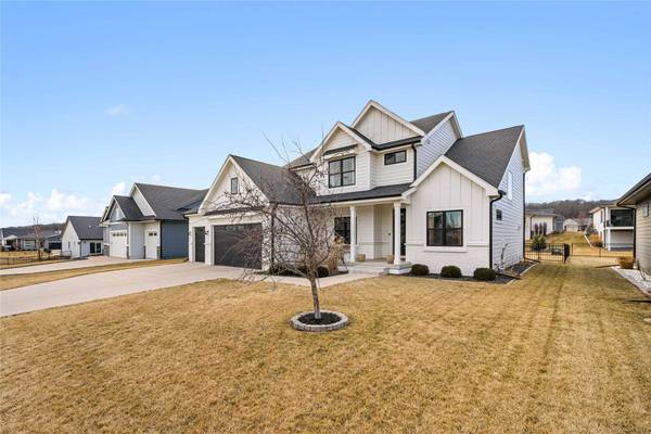 1065 S 100th Street, West Des Moines, IA 50266