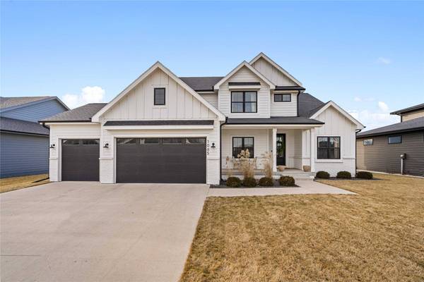 1065 S 100th Street, West Des Moines, IA 50266