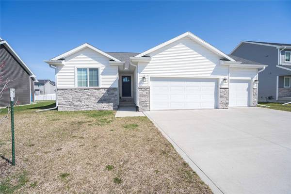 224 12th Court NW, Bondurant, IA 50035