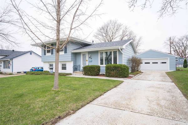 213 NE Crestmoor Place, Ankeny, IA 50021