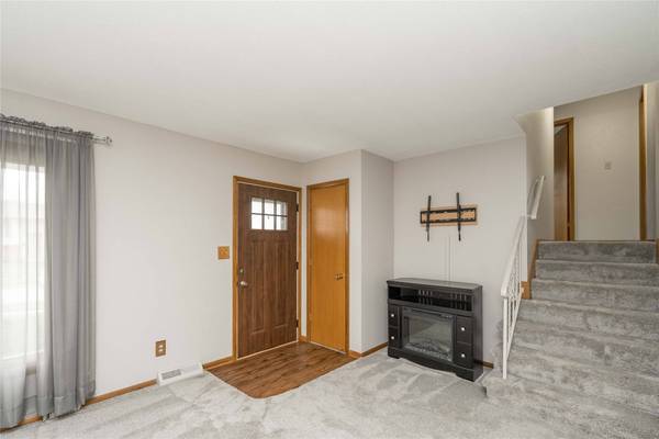 213 NE Crestmoor Place, Ankeny, IA 50021