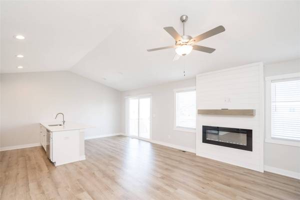 224 12th Court NW, Bondurant, IA 50035