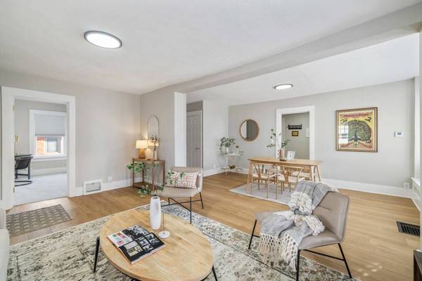 1242 Mckinley Avenue, Des Moines, IA 50315
