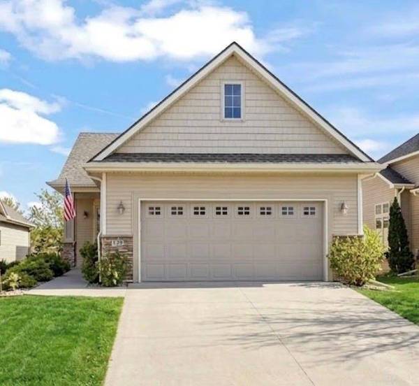 645 65th Place #129, West Des Moines, IA 50266