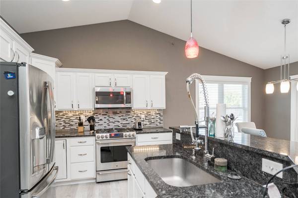 3548 E Highview Drive, Des Moines, IA 50320