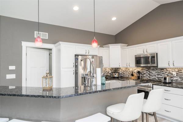 3548 E Highview Drive, Des Moines, IA 50320
