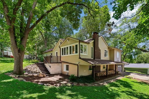 6706 Washington Avenue, Windsor Heights, IA 50324