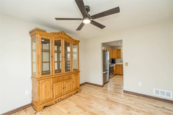909 SE 5th Street, Ankeny, IA 50021