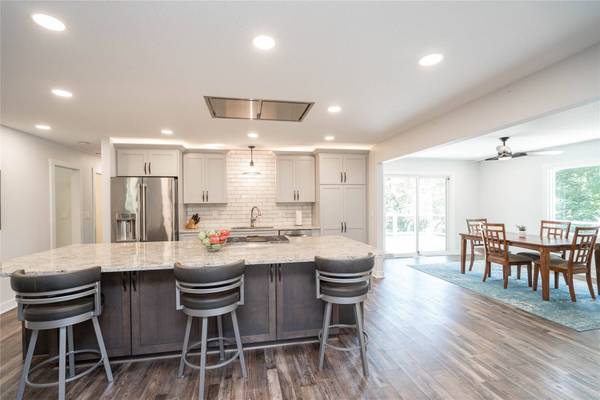 212 Pleasant View Drive, Des Moines, IA 50315