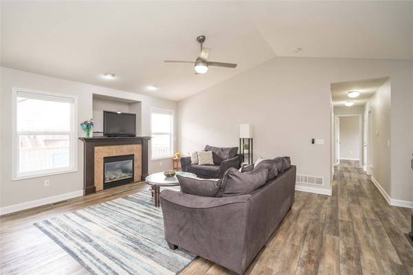 2434 NW Ashland Parkway, Ankeny, IA 50023