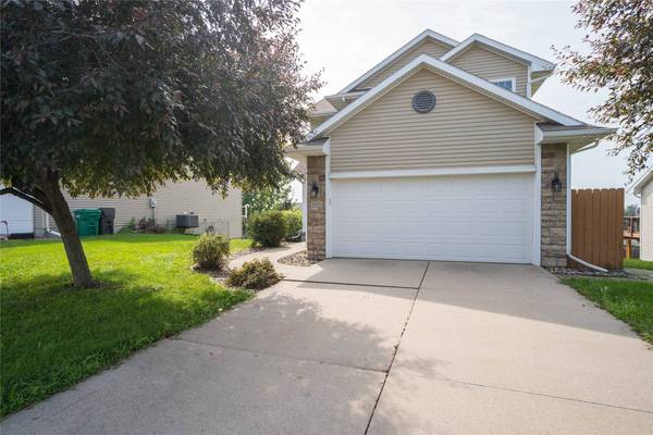 5204 NE Briarwood Drive, Ankeny, IA 50021