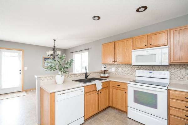 5204 NE Briarwood Drive, Ankeny, IA 50021