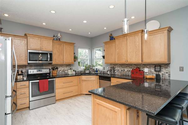 2117 NW Parkridge Drive, Ankeny, IA 50023