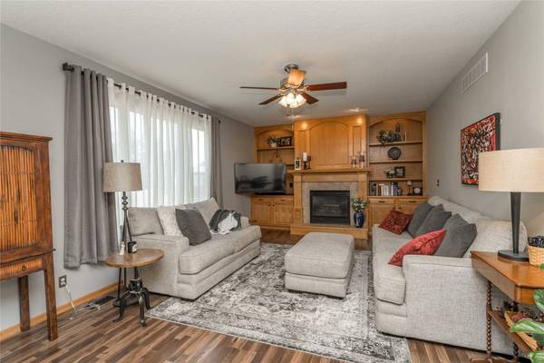 2117 NW Parkridge Drive, Ankeny, IA 50023