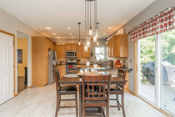 2117 NW Parkridge Drive, Ankeny, IA 50023