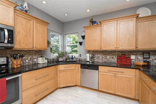 2117 NW Parkridge Drive, Ankeny, IA 50023