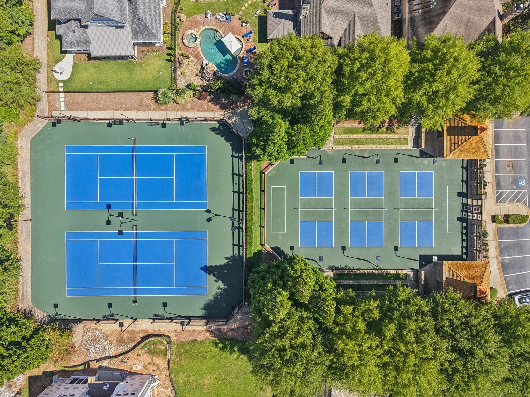 Tennis and pickleball courts at Marina Bay Lake Lanier