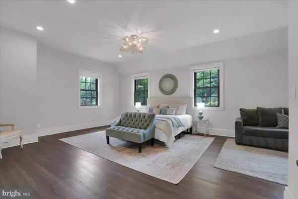 301 STATION AVE, Haddon Heights, NJ 08035