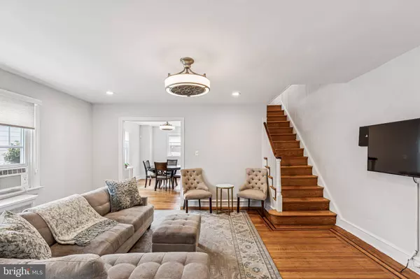 92 W PLUMSTEAD AVE, Lansdowne, PA 19050