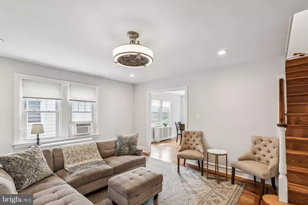 92 W PLUMSTEAD AVE, Lansdowne, PA 19050