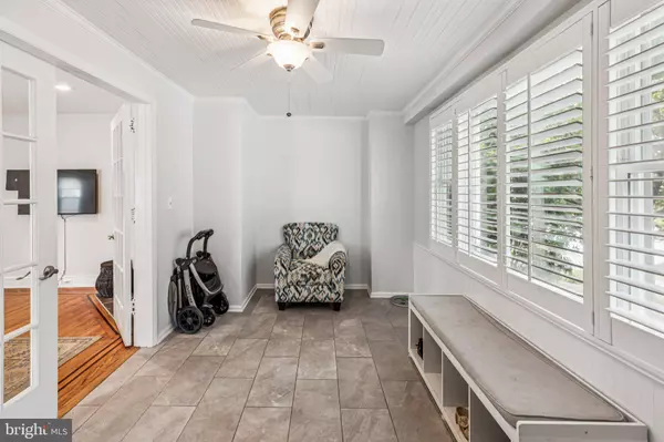 92 W PLUMSTEAD AVE, Lansdowne, PA 19050