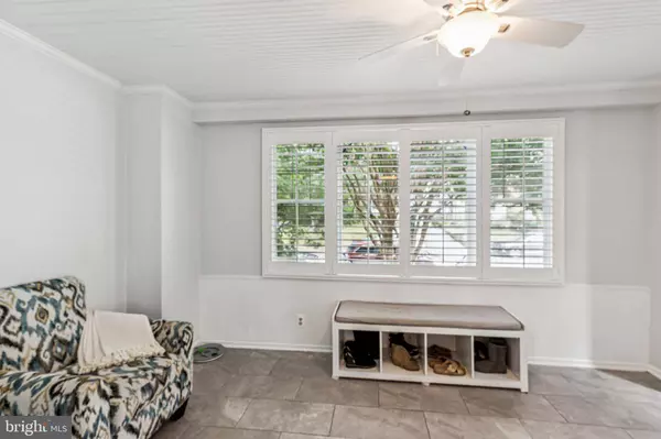 92 W PLUMSTEAD AVE, Lansdowne, PA 19050