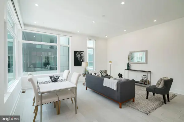 142R S FRONT ST, Philadelphia, PA 19106