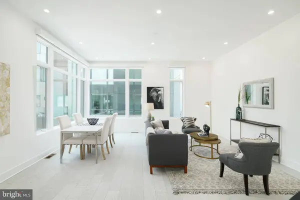 142R S FRONT ST, Philadelphia, PA 19106