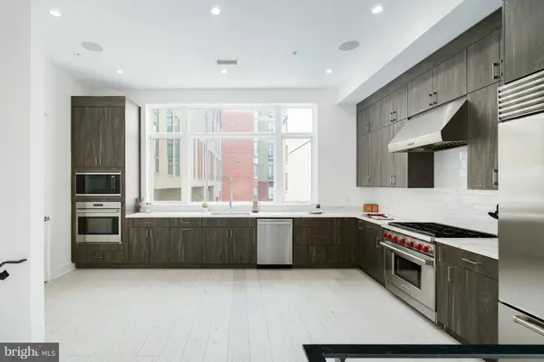 142R S FRONT ST, Philadelphia, PA 19106