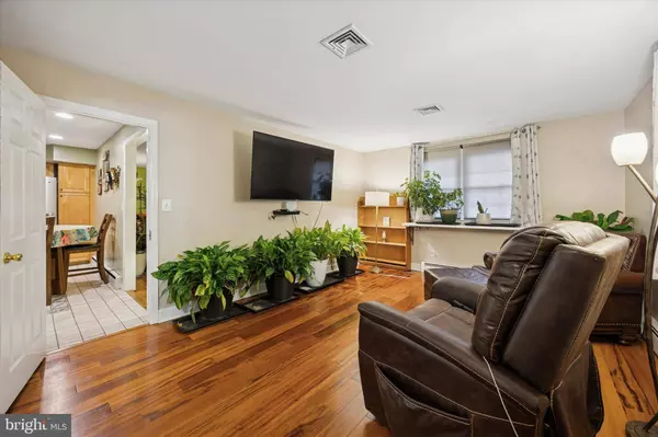 1300 LILAC DR, Vineland, NJ 08360