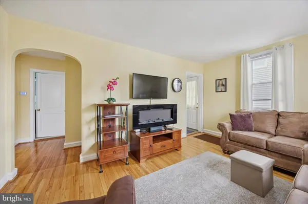 612 N WALNUT AVE, Magnolia, NJ 08049