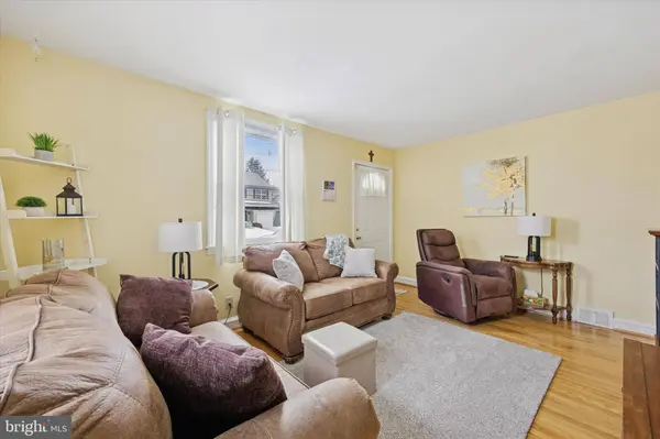 612 N WALNUT AVE, Magnolia, NJ 08049