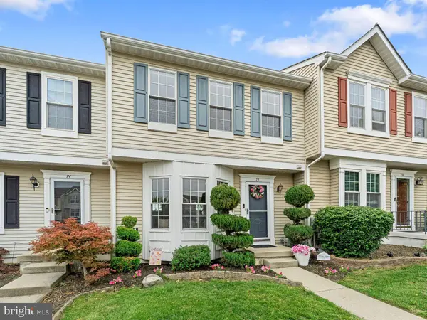 72 PEBBLE LN, Blackwood, NJ 08012