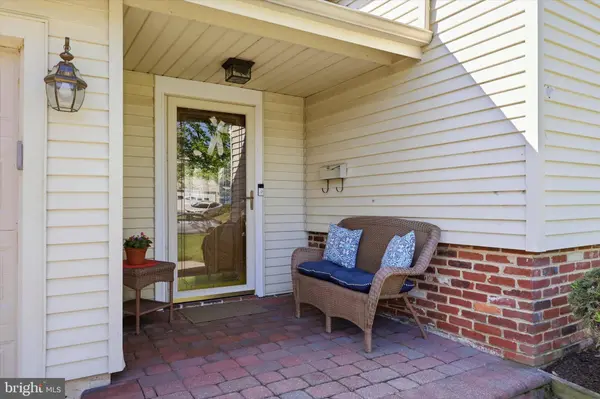 2 GLACIER DR, Cinnaminson, NJ 08077