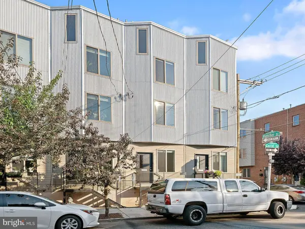 2225 CORAL ST, Philadelphia, PA 19125