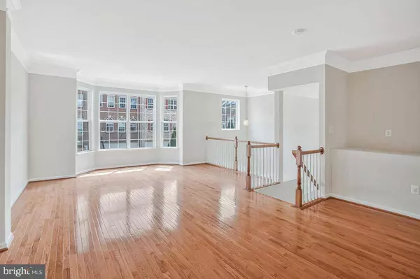 9786 CORBETT PL, Manassas Park, VA 20111