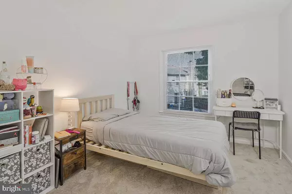 3022 DUNLEIGH CT, Woodbridge, VA 22192