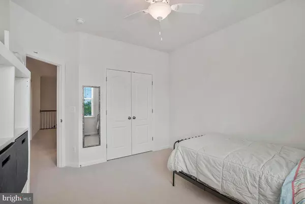 42523 BENFOLD SQ, Brambleton, VA 20148