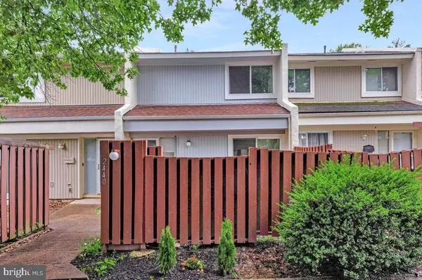 2440 SOUTHGATE SQ, Reston, VA 20191