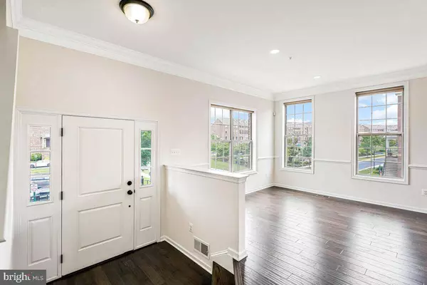 22635 NAUGATUCK SQ, Ashburn, VA 20148