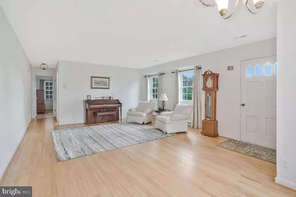 6430 CANNON DR, Warrenton, VA 20187