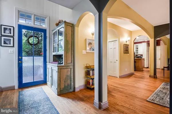 9800 COURTHOUSE RD, Vienna, VA 22181