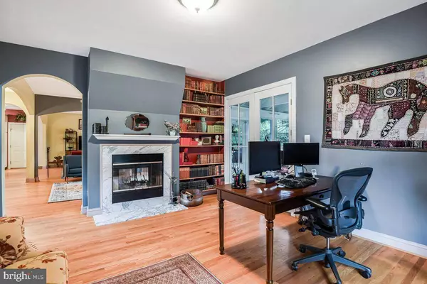 9800 COURTHOUSE RD, Vienna, VA 22181