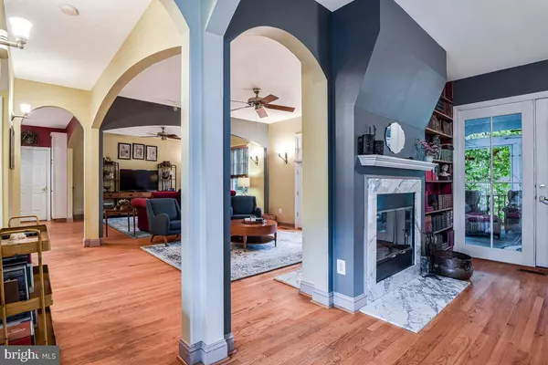 9800 COURTHOUSE RD, Vienna, VA 22181