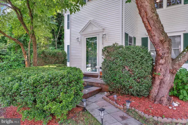 10117 SCHOOLHOUSE WOODS CT, Burke, VA 22015